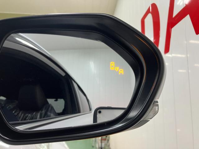 �u���C���h�X�|�b�g���j�^�[�B�ԗ�����̎��p�̈�����m������S���u�ŁA�h�A�~���[�ɐݒu�����C���W�P�[�^�[���_���A�܂��͓_�łƃu�U�[���Ŋ댯��m�点�Ă���܂��B