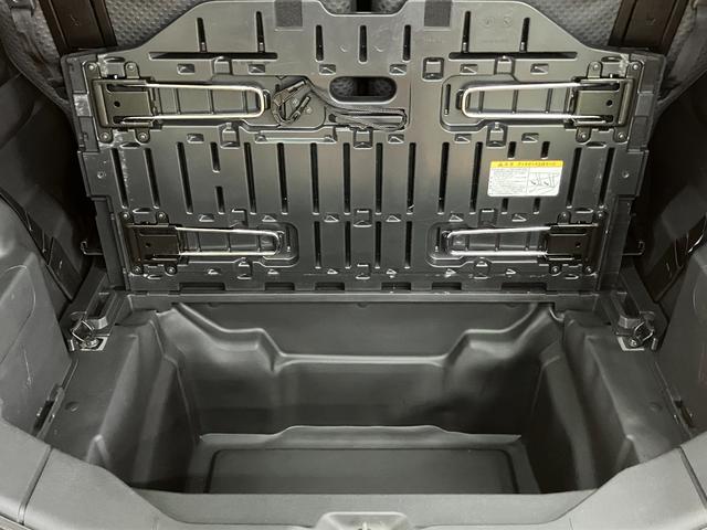 �f�b�L�{�[�h�̋r�𗧂Ă�΂Q�i�ς݂��\�ɂȂ��e�ʃ��Q�[�W�A���_�[�g�����N