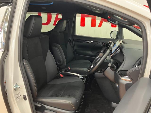 アルファード ２．５Ｓ　タイプゴールド　衝突被害軽減ブレーキシステム　ドラレコ　全周囲カメラ　後席モニター　１００Ｖ電源ソケット　ＨＤＭＩ接続端子　クルーズコントロール　ＳＯＳスイッチ　両側オートスライドドア　電動パーキングブレーキ（26枚目）