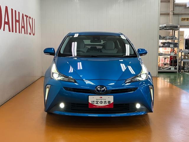 プリウス Ｓツーリングセレクション　衝突被害軽減ブレーキシステム　ハイブリッド　ドラレコ　クルーズコントロール　ステアリングスイッチ　Ｂカメラ　Ｐスタート　オートハイビーム　ＥＴＣ　シートヒーター　キーフリー（4枚目）