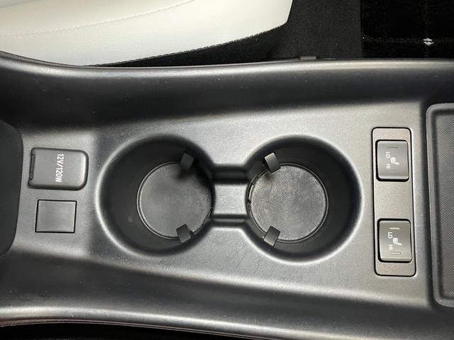 プリウス Ｓツーリングセレクション　衝突被害軽減ブレーキシステム　ハイブリッド　ドラレコ　クルーズコントロール　ステアリングスイッチ　Ｂカメラ　Ｐスタート　オートハイビーム　ＥＴＣ　シートヒーター　キーフリー（18枚目）