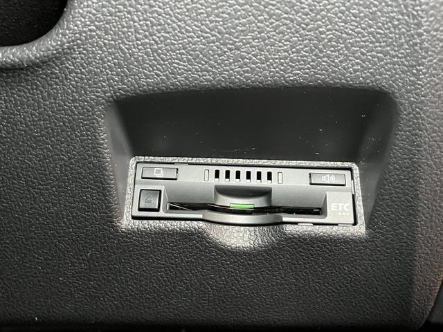 プリウス Ｓツーリングセレクション　衝突被害軽減ブレーキシステム　ハイブリッド　ドラレコ　クルーズコントロール　ステアリングスイッチ　Ｂカメラ　Ｐスタート　オートハイビーム　ＥＴＣ　シートヒーター　キーフリー（21枚目）