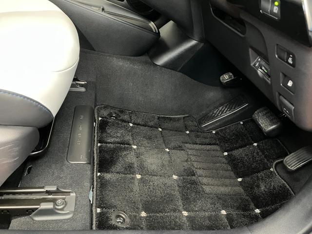 プリウス Ｓツーリングセレクション　衝突被害軽減ブレーキシステム　ハイブリッド　ドラレコ　クルーズコントロール　ステアリングスイッチ　Ｂカメラ　Ｐスタート　オートハイビーム　ＥＴＣ　シートヒーター　キーフリー（24枚目）