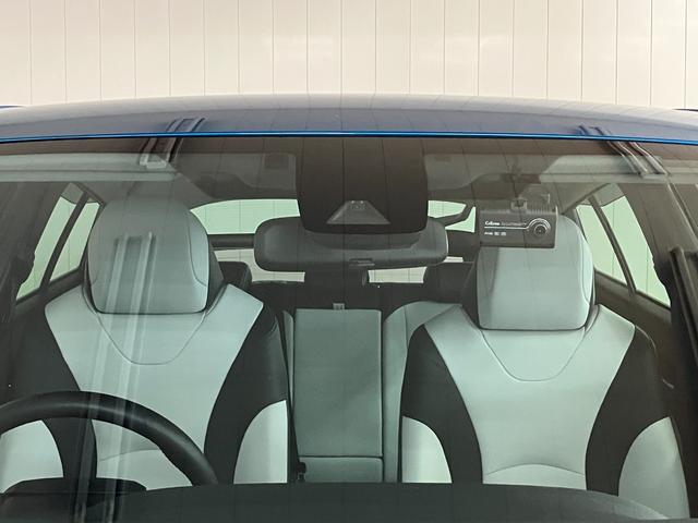 プリウス Ｓツーリングセレクション　衝突被害軽減ブレーキシステム　ハイブリッド　ドラレコ　クルーズコントロール　ステアリングスイッチ　Ｂカメラ　Ｐスタート　オートハイビーム　ＥＴＣ　シートヒーター　キーフリー（25枚目）