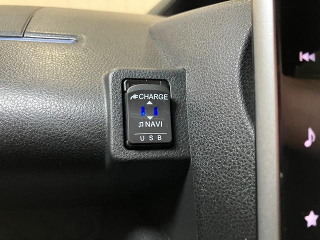 タント カスタムＲＳスタイルセレクション　ナビ　ドラレコ　ＥＴＣ　サポカーＳワイド適合　ミラクルオープンドア　両側オートスライドドア　ミラクルウォークスルー　パノラマモニター対応　全車速追従機能付ＡＣＣ　ステアリングスイッチ　シートヒーター　キーフリー（19枚目）