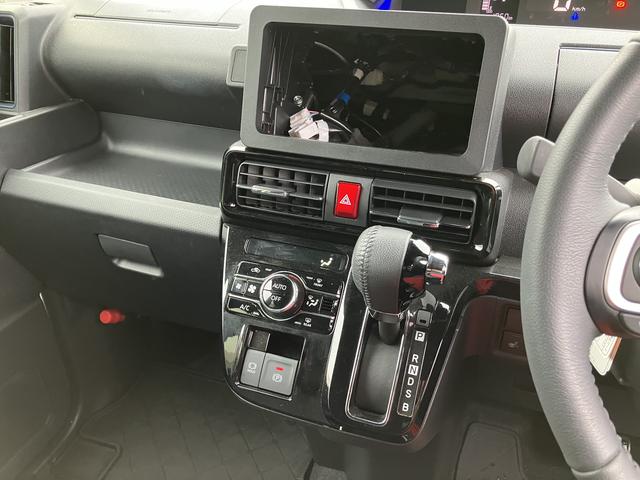 タント カスタムRS 両側パワースライドドア/LEDヘッドランプ/オートライト/シートヒーター/次世代スマートアシスト/バックカメラ/キーフリー/ベンチシート/コーナーセンサー(9枚目)