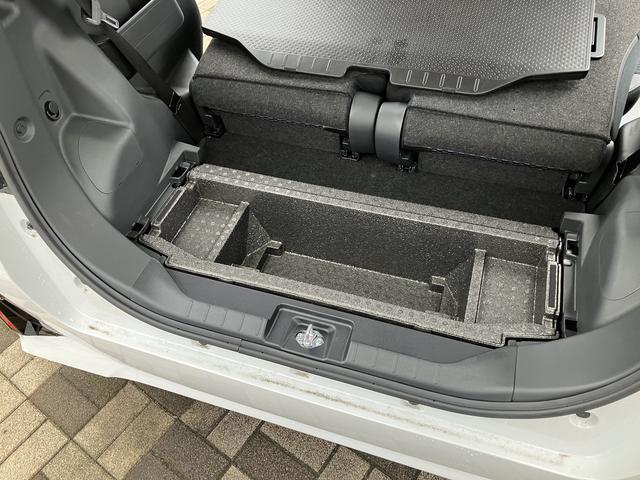 タント カスタムRS 両側パワースライドドア/LEDヘッドランプ/オートライト/シートヒーター/次世代スマートアシスト/バックカメラ/キーフリー/ベンチシート/コーナーセンサー(19枚目)