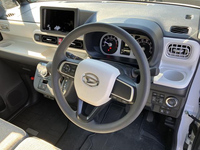 ムーヴキャンバス ストライプスＧ　両側パワースライドドア／ＬＥＤヘッドランプ／オートライト／シートヒーター／次世代スマートアシスト／バックカメラ／キーフリー／ベンチシート／コーナーセンサー／サイドエアバック（6枚目）