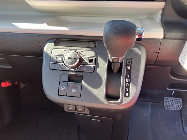 ムーヴキャンバス ストライプスＧ　両側パワースライドドア／ＬＥＤヘッドランプ／オートライト／シートヒーター／次世代スマートアシスト／バックカメラ／キーフリー／ベンチシート／コーナーセンサー／サイドエアバック（7枚目）