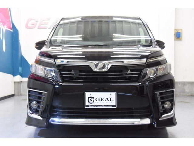 ヴォクシー ＺＳ　フルエアロ　レオニス１９インチＡＷ　ローダウン　アルパイン１０型ナビ　アルパイン１１型後席ディスプレイ　両側電動スライドドア　プッシュスタート（17枚目）