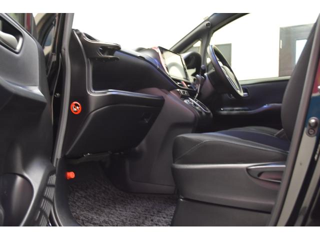 ヴォクシー ＺＳ　フルエアロ　レオニス１９インチＡＷ　ローダウン　アルパイン１０型ナビ　アルパイン１１型後席ディスプレイ　両側電動スライドドア　プッシュスタート（47枚目）