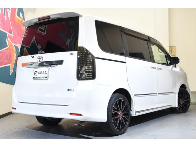 70系ヴォクシー煌純正テール （トヨタ純正 ZRR70W/ZRR75W 70系