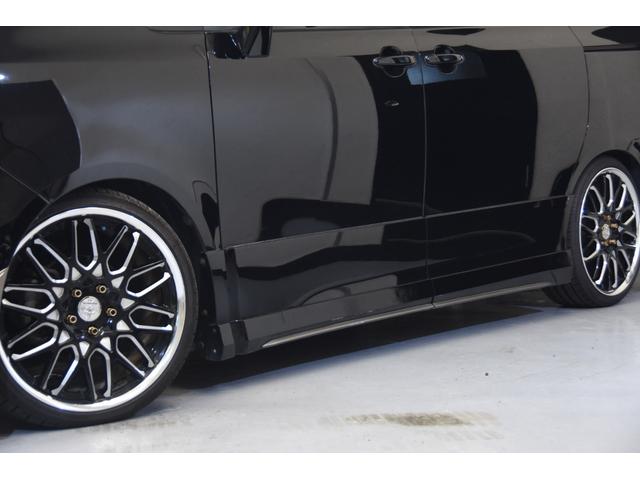 ヴォクシー ＺＳ　ＲＯＪＡＭコンプリートカー　ＷＯＲＫ１９インチＡＷ　ＴＥＩＮ車高調　４本出しマフラー　プッシュスタート　パワースライドドア　カロッツェリアサイバーナビ　バックカメラ（11枚目）