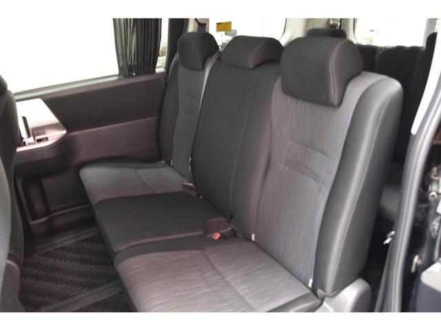 ヴォクシー ＺＳ　ＲＯＪＡＭコンプリートカー　ＷＯＲＫ１９インチＡＷ　ＴＥＩＮ車高調　４本出しマフラー　プッシュスタート　パワースライドドア　カロッツェリアサイバーナビ　バックカメラ（52枚目）