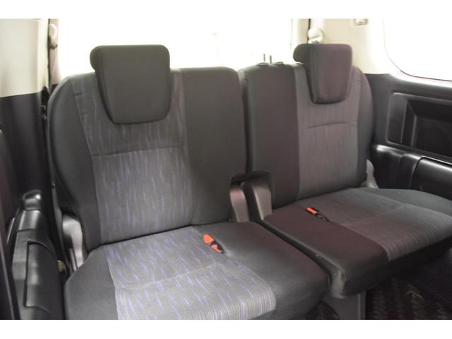 ヴォクシー ＺＳ　ＲＯＪＡＭコンプリートカー　ＷＯＲＫ１９インチＡＷ　ＴＥＩＮ車高調　４本出しマフラー　プッシュスタート　パワースライドドア　カロッツェリアサイバーナビ　バックカメラ（56枚目）