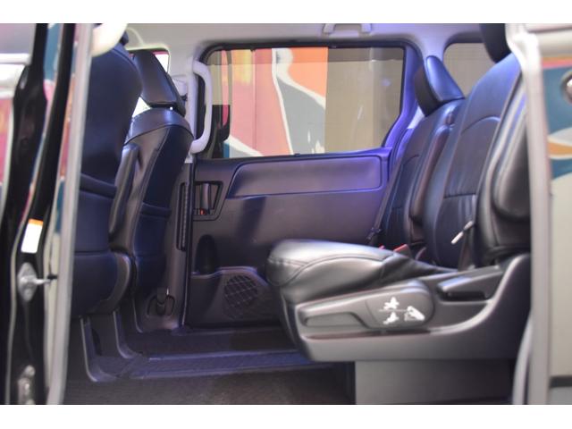 ヴォクシー Ｘ　モデリスタコンプリートカー　１６ＡＷ　両側電動スライドドア　バックカメラ　フリップダウンモニター　プッシュスタート（51枚目）