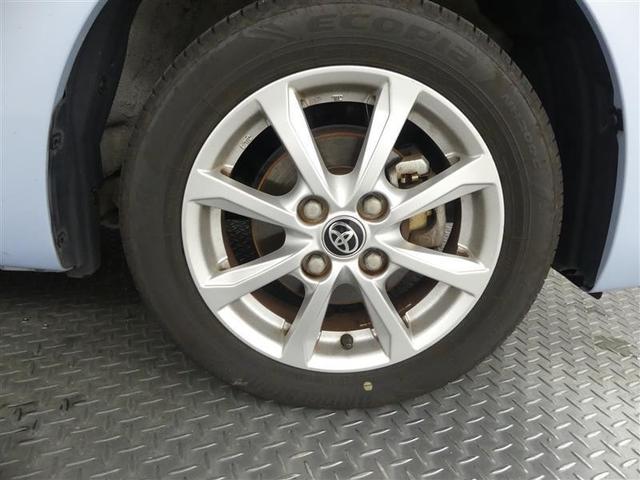 スポーティな印象を与える純正ホイールです。どこまでも走っていきたくなるようなデザインですね♪