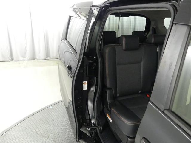 シエンタ Ｇ　クエロ　軽減ブレーキ　両側自動ドア　Ｉストップ　後カメラ　デュアルエアバック　パワーウィンドウ　フルオートエアコン　ＤＶＤ再生可　ＬＥＤヘッド　ナビ＆ＴＶ　スマキー　ＶＳＣ　３列　キーレス　エアバッグ　イモビ（12枚目）