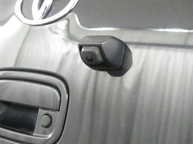 バックカメラが付いているので後方確認が非常にしやすいです。今や運転初心者も熟練者も必須装備！ついていて損はないですね♪