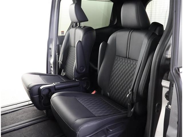 ノア ハイブリッドＳ－Ｚ　横滑り防止機能　エアバッグ　オートクルーズコントロール　地デジ　両側自動ドア　ダブルエアコン　スマートエントリー　ＬＥＤランプ　バックモニター　メモリナビ　３列シート　ＥＴＣ付き　ＡＢＳ　ＡＣ１００Ｖ（12枚目）