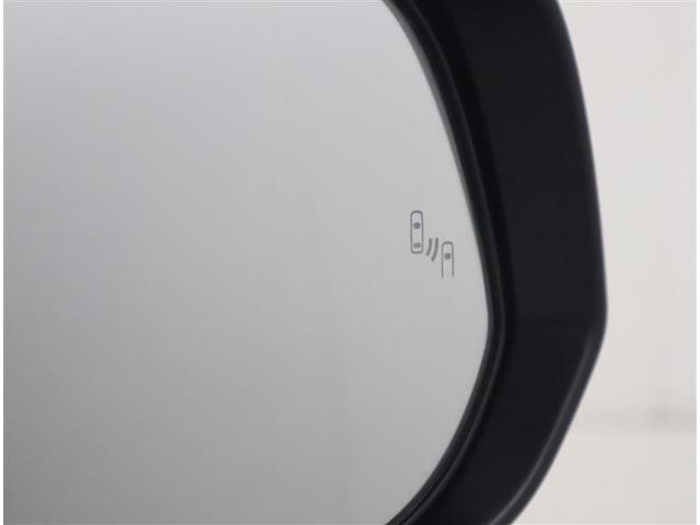 ノア ハイブリッドＳ－Ｚ　横滑り防止機能　エアバッグ　オートクルーズコントロール　地デジ　両側自動ドア　ダブルエアコン　スマートエントリー　ＬＥＤランプ　バックモニター　メモリナビ　３列シート　ＥＴＣ付き　ＡＢＳ　ＡＣ１００Ｖ（29枚目）