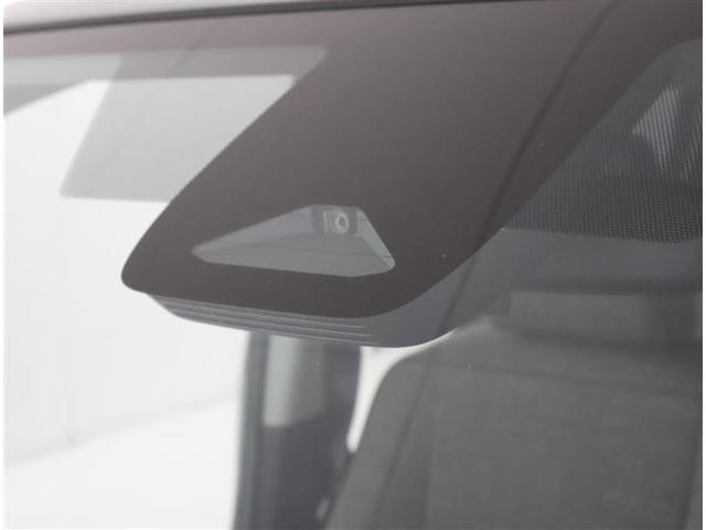 シエンタ ハイブリッドＺ　ＴＳＳ　エアバック　キーレスエントリー　ナビＴＶ　イモビライザー　バックモニター　ＬＥＤヘッドライト　ＥＴＣ車載器　横滑り防止　スマートキー　オートエアコン　サイドエアバッグ　ＷＳＲＳ　３列シート（9枚目）