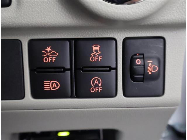 オートマチックハイビームとは、先行車や対向車のライトを認識し、ハイビームとロービームを自動で切り替える機能です。夜道の視界を確保します。詳細は販売店スタッフまでおたずねください。