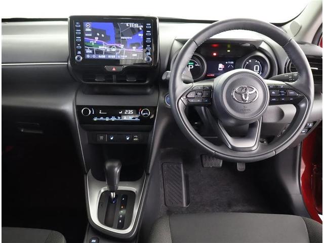 ヤリスクロス ハイブリッドＧ　ＴＳＳ　イモビライザー　バックモニタ－　エアコン　ＬＥＤヘッドライト　インテリキー　フルセグＴＶ　パワーウィンド　Ｗエアバック　オートクルーズ　キーフリー　ドライブレコーダー　横滑防止装置　エアバッグ（4枚目）