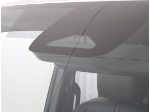 ノア Ｓ－Ｚ　アルミホイール　デュアルエアコン　クルーズコントロール　盗難防止装置　ＬＥＤライト　両側自動ドア　メモリーナビ　キーレス　横滑り防止　ナビＴＶ　ワンオーナー　三列シート　ＤＶＤ再生　スマートキー（9枚目）