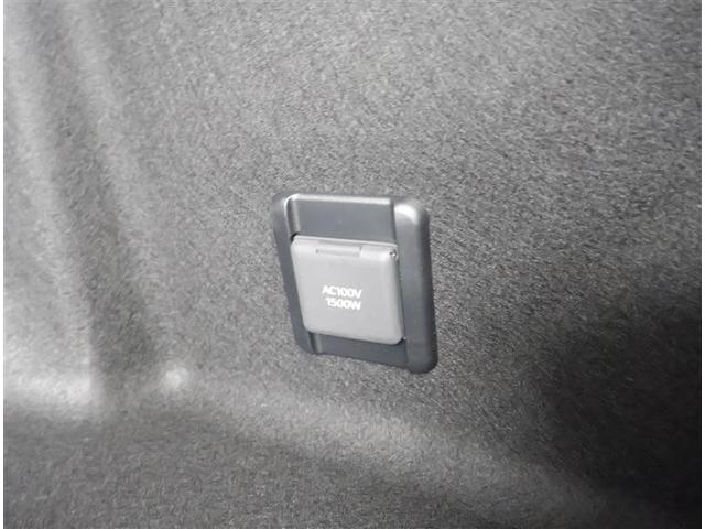 クラウン Ｚ　ムーンルーフ　ＬＥＤヘッドライト　１オナ　地デジＴＶ　ＡＢＳ　ＡＣ１００Ｖ　パワーシート　バックモニター　スマートキー　ＥＴＣ　ドライブレコーダー　アルミホイール　エアコン　盗難防止装置　メモリーナビ（29枚目）