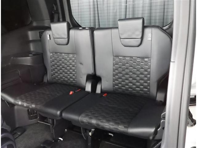 �R��ڃV�[�g���Ђ�т�Ƃ����X�y�[�X���m�ۂ��Ă��܂��B��l���ł̂��o�������΂�����ł��I