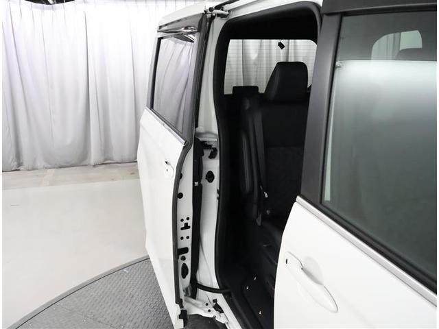 ヴォクシー Ｓ－Ｚ　ＤＶＤ再生機能　スマートキープッシュスタート　両側電動パワースライドドア　パワーウインドウ　１オナ　ＥＴＣ車載器　ＬＥＤライト　デュアルエアコン　アルミホイール　盗難防止装置　横滑り防止機能　ナビＴＶ（29枚目）