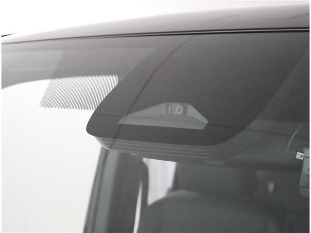 ノア Ｓ－Ｇ　フルフラット　ワンオーナー車　横滑り防止　Ｂモニター　両側自動ドア　クルコン　スマートキ　アルミホイール　ドライブレコーダ　リアオートエアコン　ＡＡＣ　ナビ＆ＴＶ　ＥＴＣ車載器　イモビライザー　ＤＶＤ（9枚目）