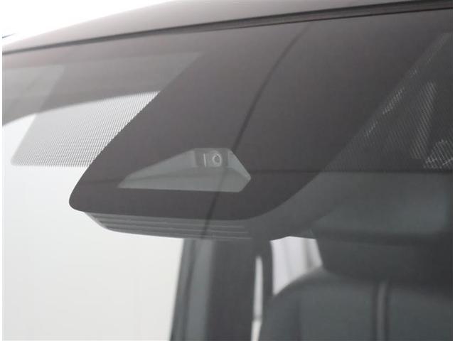 ノア ハイブリッドＳ－Ｚ　スマートキ　助手席エアバッグ　クルコン　ＥＴＣ車載器　ＤＶＤ　ＬＥＤライト　メモリーナビ　パワステ　３列シート　Ｗエアコン　エアコン　横滑防止装置　ナビ＆ＴＶ　アルミホイール　キーレス　エアバッグ（9枚目）