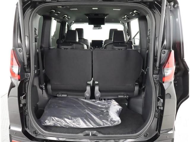 ノア ハイブリッドＳ－Ｚ　スマートキ　助手席エアバッグ　クルコン　ＥＴＣ車載器　ＤＶＤ　ＬＥＤライト　メモリーナビ　パワステ　３列シート　Ｗエアコン　エアコン　横滑防止装置　ナビ＆ＴＶ　アルミホイール　キーレス　エアバッグ（15枚目）