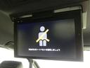 ヴォクシー ハイブリッドＺＳ　煌ＩＩＩ　地デジＴＶ　リヤカメラ　１オナ車　Ｗエアコン　スマートキー　ＤＶＤ再生可　クルコン　ＶＳＣ　キーレス　アルミホイール　ナビ＆ＴＶ　ＬＥＤヘッドランプ　ＥＴＣ　３列シート　メモリーナビ　オートエアコン（8枚目）