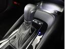 親しみやすいシフトです。　坂道や信号の多い日本では操作が簡単でいいです。　シフトチェンジしやすい所に配置されているので操作し易いですよ。