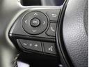 ステアリングスイッチ付き。前方から目を離すことなく操作することが可能です。