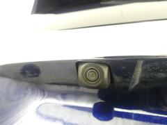 バックカメラが付いているので後方確認が非常にしやすいです。今や運転初心者も熟練者も必須装備！ついていて損はないですね♪ 7