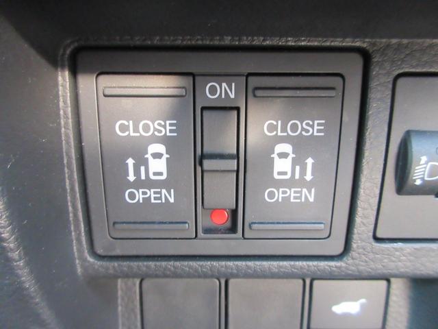 ステップワゴン ｅ：ＨＥＶスパーダ　純正メモリーナビ　ＥＴＣ（16枚目）