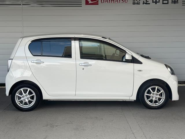 納車前に１２ヶ月点検・オイルエレメント交換・バッテリー交換・ワイパーゴム交換を実施しています。プロの整備士がきっちり点検したお車をお届けいたします！