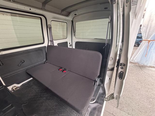 ハイゼットカーゴ ＤＸ　ＳＡＩＩＩ　ＣＤ／ラジオチューナー　運転席・助手席パワーウィンドウ　マニュアルエアコン　オートハイビーム　アイドリングストップ機能（20枚目）