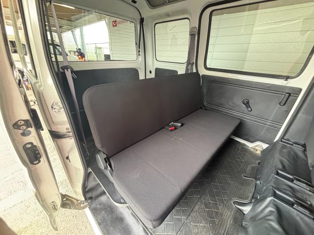 ハイゼットカーゴ ＤＸ　ＳＡＩＩＩ　ＣＤ／ラジオチューナー　運転席・助手席パワーウィンドウ　マニュアルエアコン　オートハイビーム　アイドリングストップ機能（26枚目）