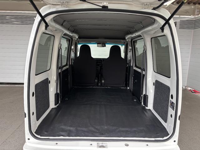 ハイゼットカーゴ ＤＸ　ＳＡＩＩＩ　ＣＤ／ラジオチューナー　運転席・助手席パワーウィンドウ　マニュアルエアコン　オートハイビーム　アイドリングストップ機能（33枚目）
