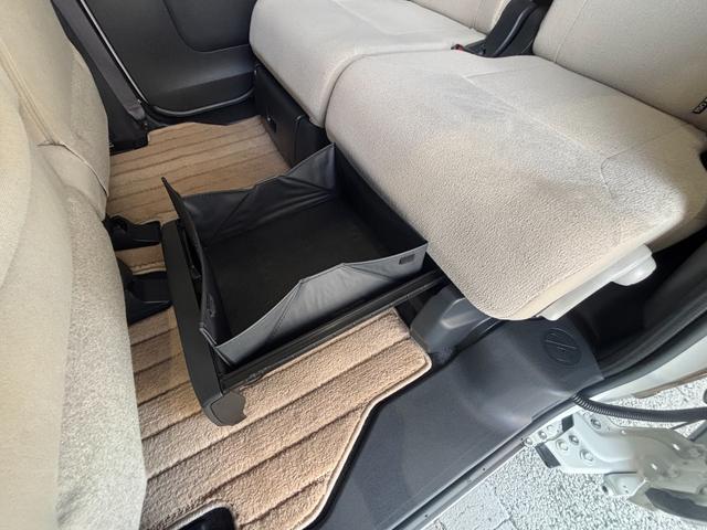 ムーヴキャンバス Ｘメイクアップリミテッド　ＳＡＩＩＩ　純正ナビ　パノラマモニター　ドライブレコーダー　ＥＴＣ　両側電動スライドドア　オートエアコン　電動格納式ドアミラー　パワーウィンドウ　プッシュスタートスイッチ　アイドリングストップ機能（26枚目）