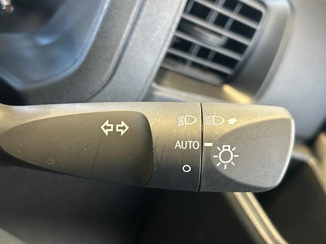 ハイゼットカーゴ ＤＸ　ラジオチューナー　ＥＴＣ車載器　マニュアルエアコン　運転席・助手席パワーウィンドウ　アイドリングストップ機能　コーナーセンサー　衝突被害軽減ブレーキ　キーレスエントリーシステム（13枚目）
