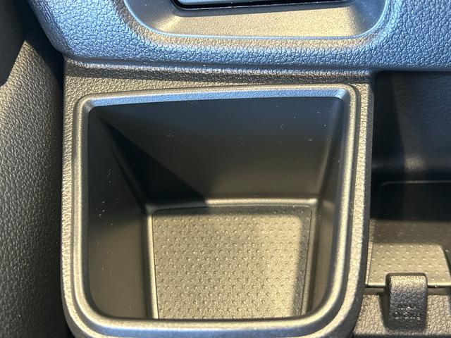 ハイゼットカーゴ ＤＸ　ラジオチューナー　ＥＴＣ車載器　マニュアルエアコン　運転席・助手席パワーウィンドウ　アイドリングストップ機能　コーナーセンサー　衝突被害軽減ブレーキ　キーレスエントリーシステム（18枚目）