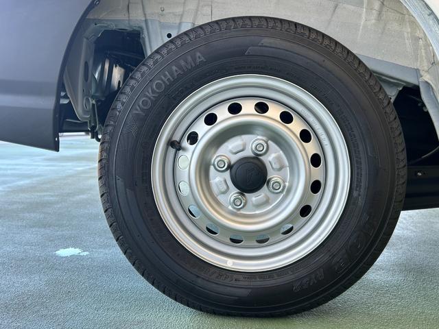 ハイゼットカーゴ ＤＸ　ラジオチューナー　ＥＴＣ車載器　マニュアルエアコン　運転席・助手席パワーウィンドウ　アイドリングストップ機能　コーナーセンサー　衝突被害軽減ブレーキ　キーレスエントリーシステム（53枚目）