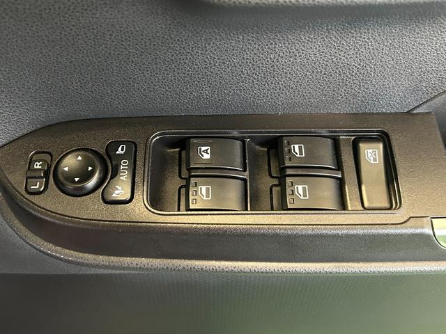 タント カスタムＲＳ　タ－ボ　バックカメラ対応　ＥＴＣ　電動パーキング　プッシュボタンスタ－ト　両側電動スライドドア　コ－ナ－センサ－　衝突被害軽減ブレーキ　アイドリングストップ機能　シ－トヒ－タ－　ＬＥＤヘッドライト（13枚目）