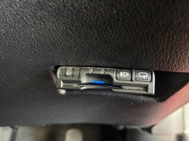 シエンタ G ナビゲーション バックカメラ 両側電動スライドドア ETC車載器 後席モニター 電動格納式ドアミラー パワーウィンドウ アイドリングストップ機能 プッシュスタートスイッチ キーフリーシステム(16枚目)